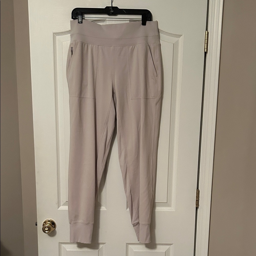 Athleta NWOT Women's Light Beige Venice Joggers size Large Tall